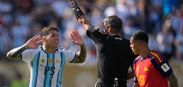 El árbitro Slavko Vincic revela detalles inéditos de la final del Mundial