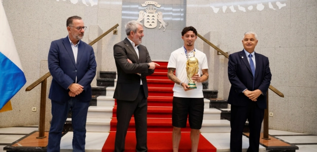 Yeremy Pino, el joven canario que conquistó el mundo y sueña con la Champions