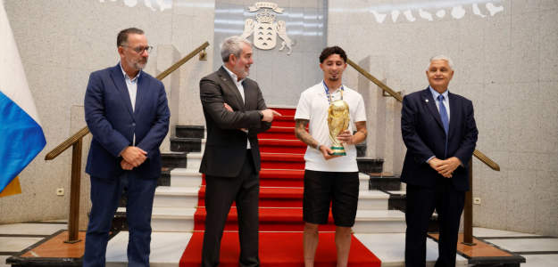Yeremy Pino, el joven canario que conquistó el mundo y sueña con la Champions