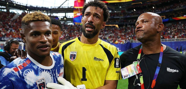 Vozinha, arquero nominado al Balón de Oro, protagoniza un nuevo blooper en la Copa Africana de Naciones