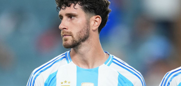 Marcos Senesi: De un giro inesperado en la Premier a un sueño con la Selección Argentina
