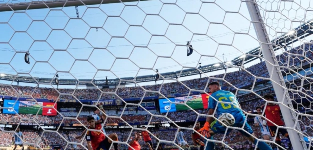 El prodigioso despeje de Pau Cubarsí que salvó a España en la final del Mundial 2026