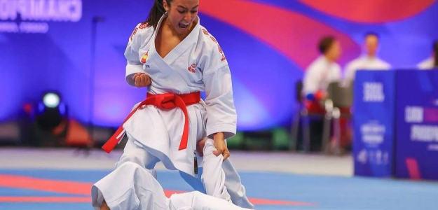 Uxía Folgueira brilla con plata en el Mundial de Kárate 2026