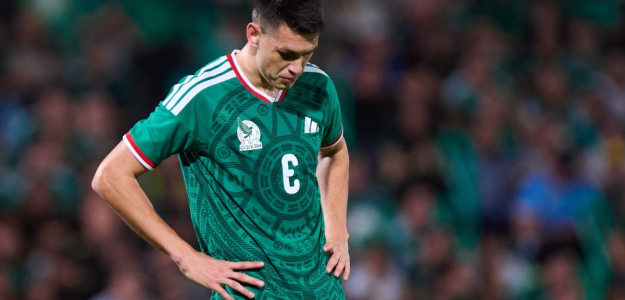 Lesión de César Montes enciende las alarmas en la Selección Mexicana