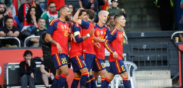 La selección española se tambalea en su primer ensayo para el Mundial