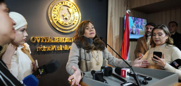 Senadora paraguaya denuncia hackeo de sus redes tras polémica con Mbappé