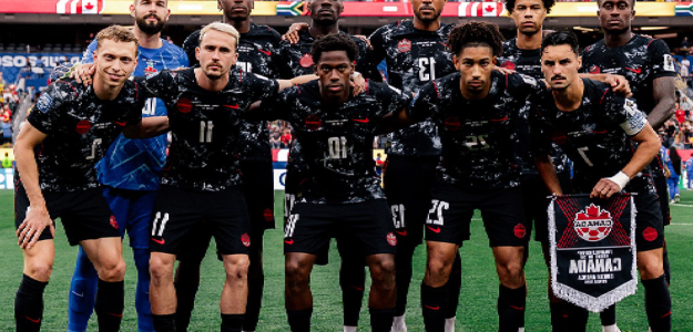 La sorprendente segunda equipación de Canadá en el Mundial: del rojo al negro absoluto