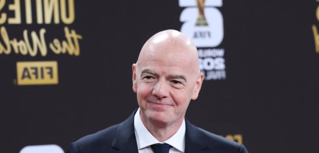 Gianni Infantino aboga por expulsar a jugadores que realicen gestos racistas en el campo