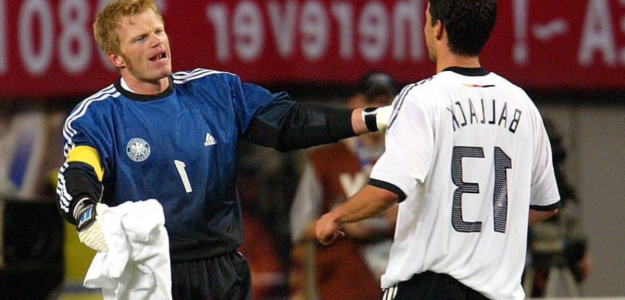 Oliver Kahn solicita a la FIFA revisar sanción a Ballack en el Mundial 2002