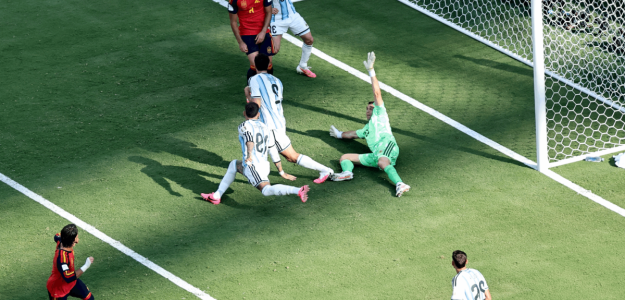 España, campeona mundial con una estrategia de asedio y paciencia