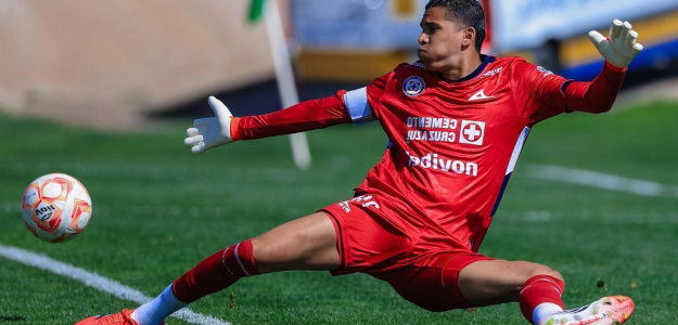 Kevin Mier regresa con fuerza tras superar grave lesión de tibia