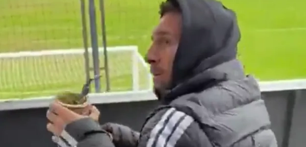 Lionel Messi reaparece en Argentina y despierta pasiones en partido de la cuarta división