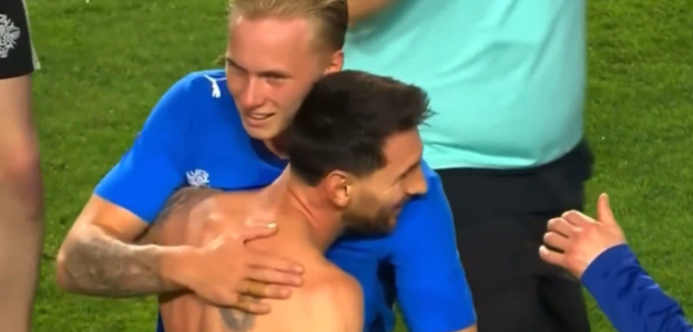 Messi sorprende a hijo de ex jugador del Barça tras partido