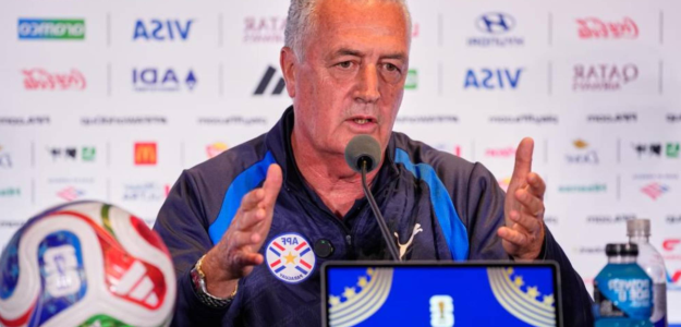 Gustavo Alfaro enfrenta con determinación el desafío ante Alemania