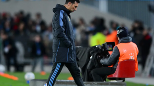 Leonardo Balerdi, bajo fuego en Francia tras descalabro del Marsella ante el PSG