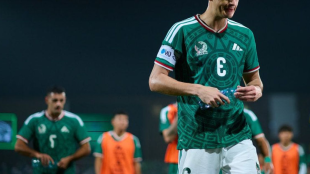 El futuro de César Montes se define en el radar de un club turco destacado