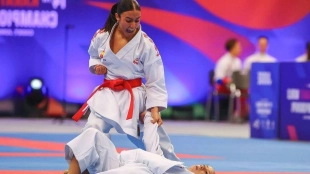 Uxía Folgueira brilla con plata en el Mundial de Kárate 2026