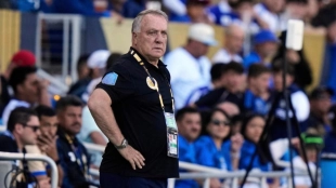 Dick Advocaat vuelve al banquillo de Curazao para hacer historia en los Mundiales