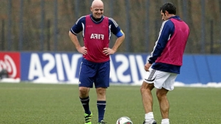Luis Figo carga contra Gianni Infantino y la corrupción en el fútbol mundial