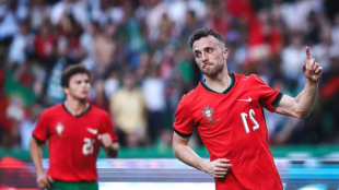 Emotivo homenaje a Diogo Jota en su debut mundialista junto a Portugal