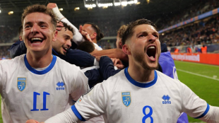 Kosovo hace historia con una remontada épica en Bratislava