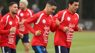 Julio Enciso y Miguel Almirón, referentes en la convocatoria de Paraguay para el Mundial