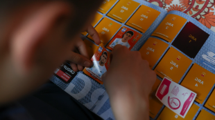 El fenómeno de los álbumes de cromos de fútbol en España: tradición que perdura