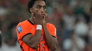 Fuerte condena a los comentarios racistas tras errores de Kluivert, Timber y Summerville