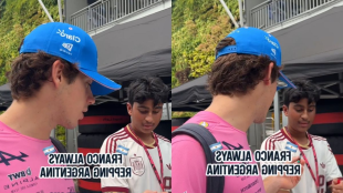 El piloto argentino de Alpine y su divertida interacción con un fan español en Singapur
