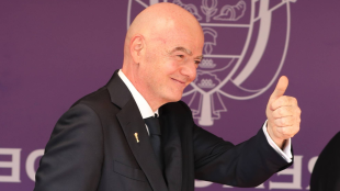 Estrellas del fútbol exigen reformas a la FIFA