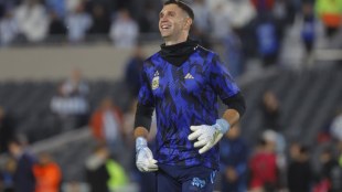 Emiliano Martínez avanza firme hacia su recuperación para el Mundial